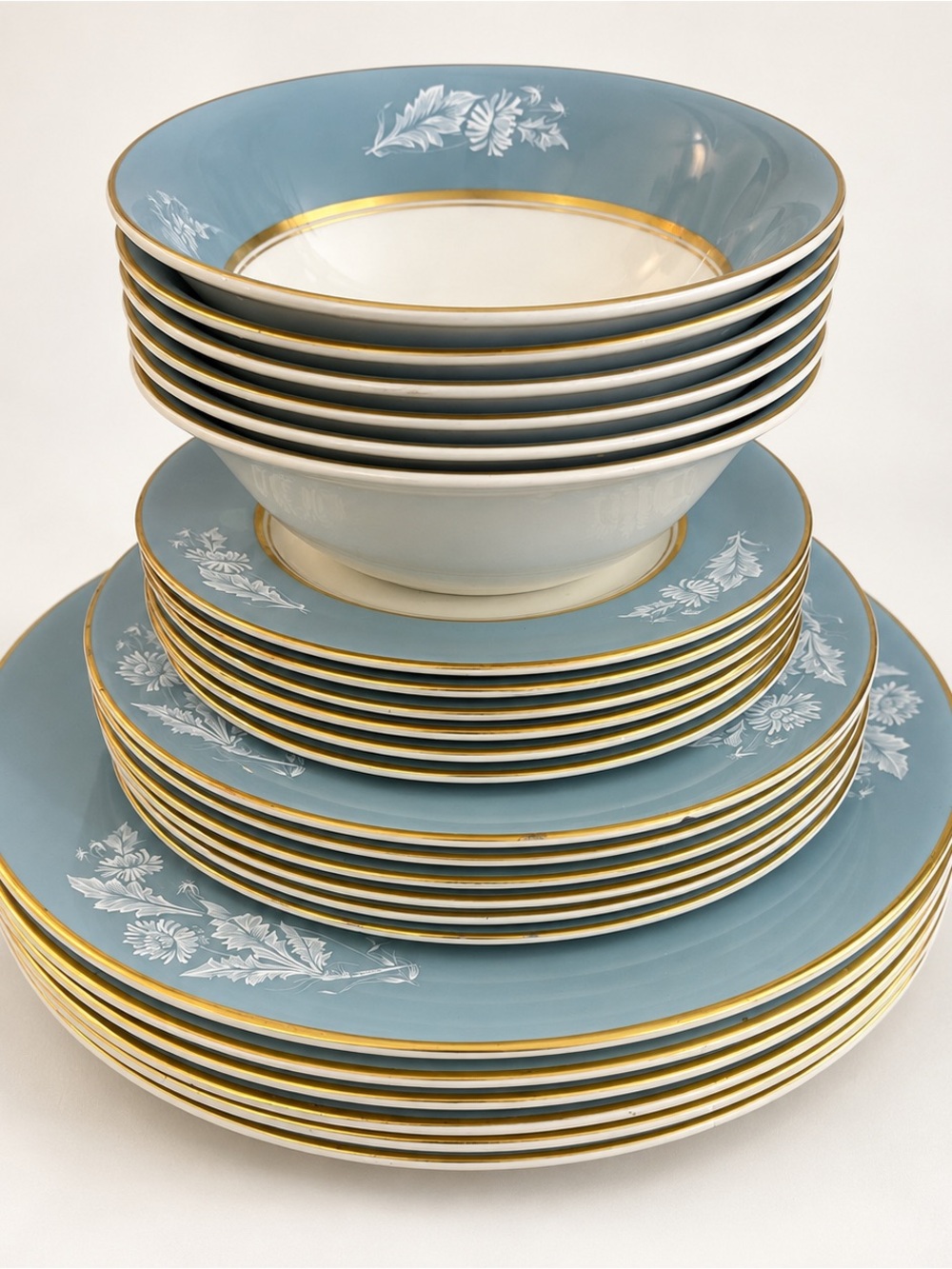 Elegant Blue and Gold Dinnerware Set - Classic Floral Design
